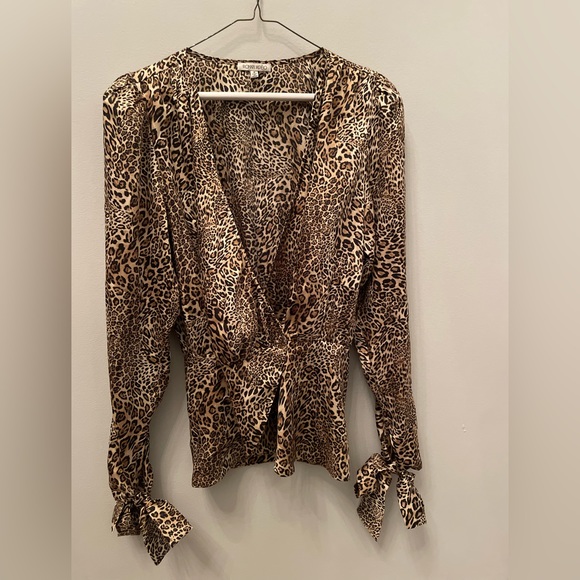 RONNY KOBO Collection Crosella Animal Print Long Sleeve Surplice Satin Blouse S - Picture 2 of 4